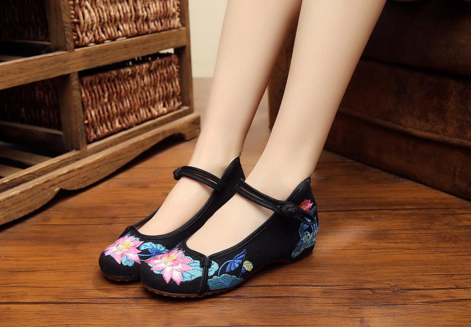 Chinese Old Beijing Women Casual Shoes lotus Embroidered Cloth Shoes ...